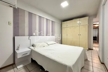 Apartamento &agrave; venda - 120m&sup2; - Meia Praia