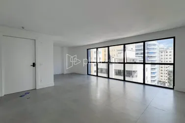 Apartamento &agrave; venda - 207m&sup2; - Meia Praia