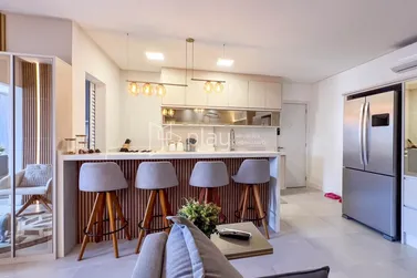Apartamento &agrave; venda - 115m&sup2; - Meia Praia