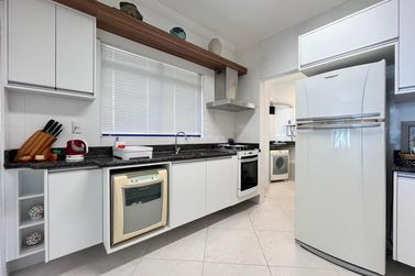 Apartamento &agrave; venda - 170m&sup2; - Meia Praia