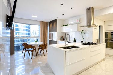 Apartamento &agrave; venda - 195m&sup2; - Meia Praia