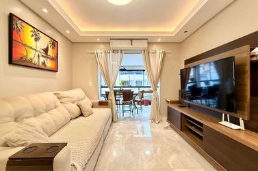Apartamento &agrave; venda - 160m&sup2; - Meia Praia