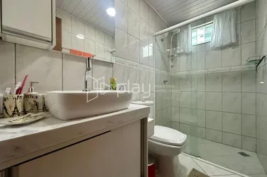 Apartamento &agrave; venda - 107m&sup2; - Meia Praia