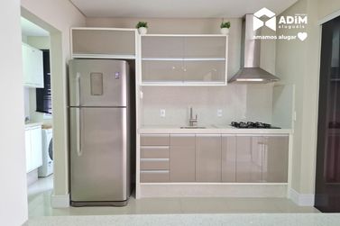 Apartamento para alugar - 133m&sup2; - Meia Praia