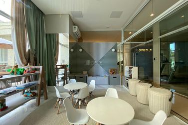 Apartamento &agrave; venda - 140m&sup2; - Meia Praia