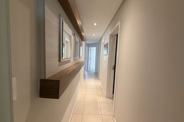 Apartamento &agrave; venda - 107m&sup2; - Meia Praia