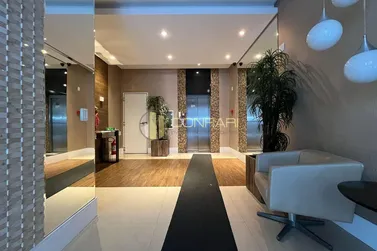Apartamento &agrave; venda - 127m&sup2; - Meia Praia