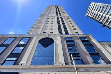 Apartamento &agrave; venda - 210m&sup2; - Centro