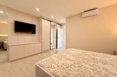 Apartamento &agrave; venda - 180m&sup2; - Meia Praia