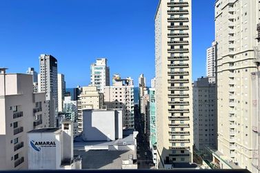 Apartamento &agrave; venda - 138m&sup2; - Meia Praia