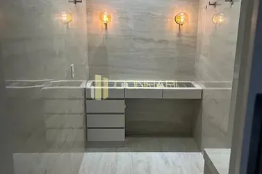 Apartamento &agrave; venda - 235m&sup2; - Meia Praia