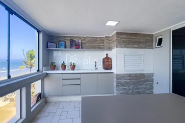 Apartamento &agrave; venda - 170m&sup2; - Meia Praia