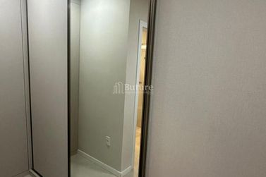 Apartamento &agrave; venda - 81m&sup2; - Meia Praia