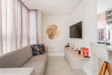 Apartamento &agrave; venda - 102m&sup2; - Meia Praia