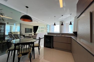 Apartamento &agrave; venda - 273m&sup2; - Meia Praia