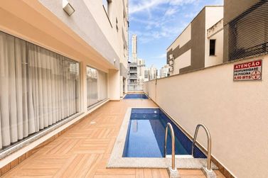 Apartamento &agrave; venda - Meia Praia