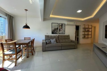 Apartamento &agrave; venda - 225m&sup2; - Meia Praia