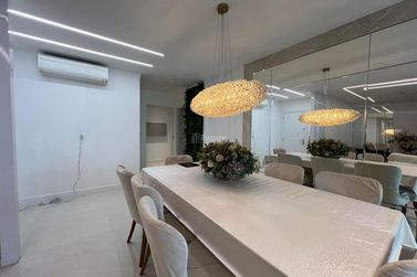 Apartamento &agrave; venda - 130m&sup2; - Meia Praia