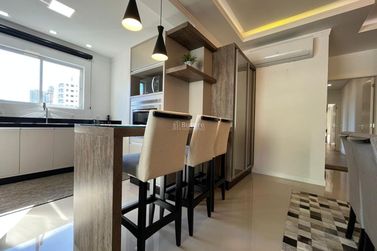 Apartamento &agrave; venda - 159m&sup2; - Meia Praia