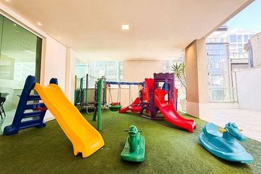 Apartamento &agrave; venda - 213m&sup2; - Meia Praia