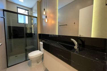 Apartamento &agrave; venda - 135m&sup2; - Meia Praia