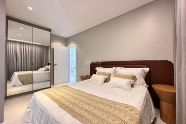 Apartamento &agrave; venda - 1382m&sup2; - Meia Praia