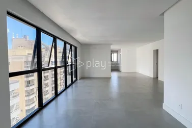 Apartamento &agrave; venda - 207m&sup2; - Meia Praia