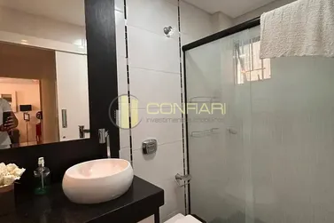 Apartamento para alugar - 110m&sup2; - meia praia