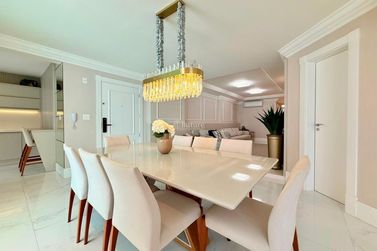 Apartamento &agrave; venda - 180m&sup2; - Meia Praia