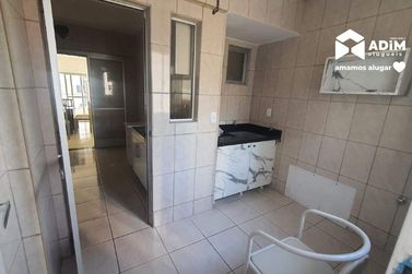 Apartamento para alugar - 100m&sup2; - Centro