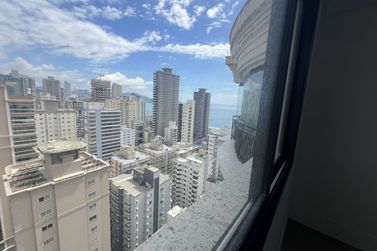 Apartamento &agrave; venda - 185m&sup2; - Meia Praia