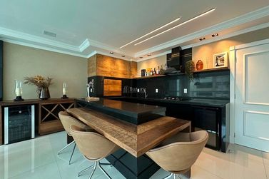 Apartamento &agrave; venda - 281m&sup2; - Meia Praia