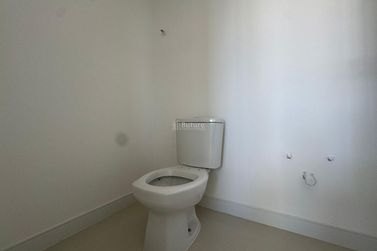 Apartamento &agrave; venda - 180m&sup2; - Meia Praia