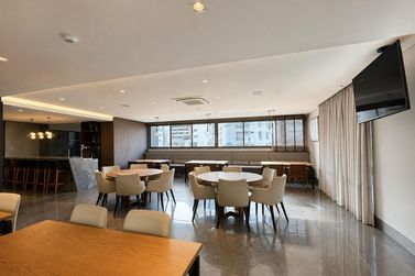 Apartamento &agrave; venda - 165m&sup2; - Centro