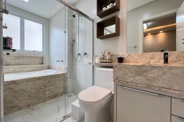 Apartamento &agrave; venda - 142m&sup2; - Meia Praia