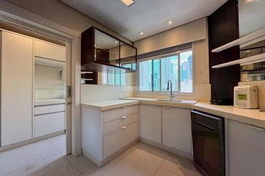 Apartamento &agrave; venda - 128m&sup2; - Centro