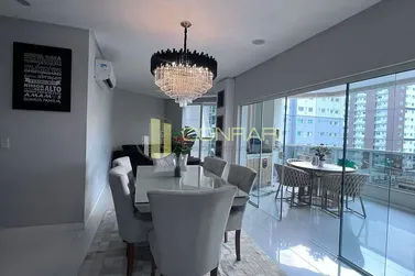 Apartamento &agrave; venda - 120m&sup2; - Meia Praia