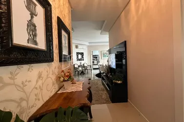 Apartamento &agrave; venda - 115m&sup2; - Meia Praia