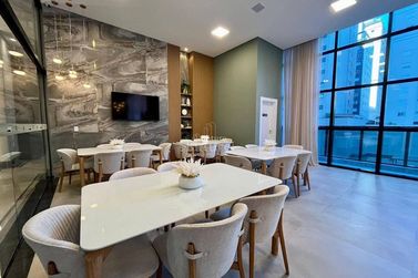Apartamento &agrave; venda - Meia Praia