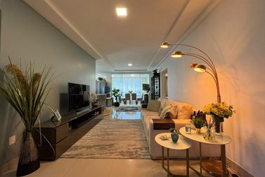 Apartamento &agrave; venda - 155m&sup2; - Meia Praia