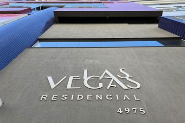 Apartamento &agrave; venda - 120m&sup2; - Meia Praia