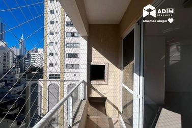 Apartamento para alugar - 83m&sup2; - Centro