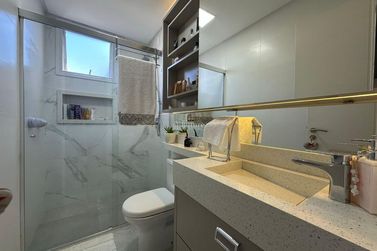 Apartamento &agrave; venda - 140m&sup2; - Meia Praia