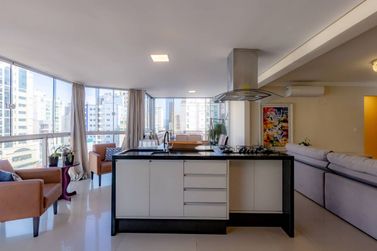 Apartamento &agrave; venda - Meia Praia