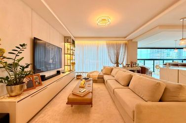 Apartamento &agrave; venda - 182m&sup2; - Meia Praia