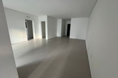 Apartamento &agrave; venda - 84m&sup2; - Bal. Perequ&ecirc;