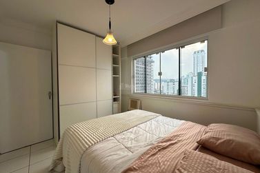 Apartamento &agrave; venda - 165m&sup2; - Centro