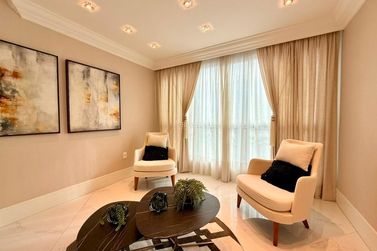 Apartamento &agrave; venda - 180m&sup2; - Meia Praia