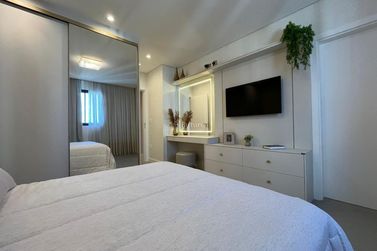 Apartamento &agrave; venda - 137m&sup2; - Meia Praia