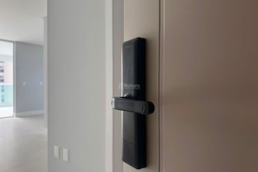 Apartamento &agrave; venda - 160m&sup2; - Meia Praia